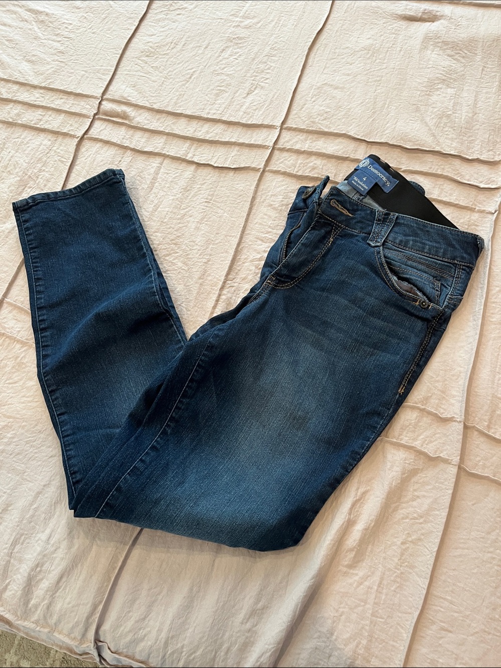 Democracy Slim Straight Women’s Jeans in Dark Blue Denim